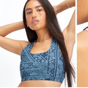 Fabletics Set Boost Medium Impact Sports Bra & PowerHold HighWaisted 7/8 Legging